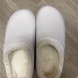 Women's White Faux-Shearling Slip-On Clog Slippers